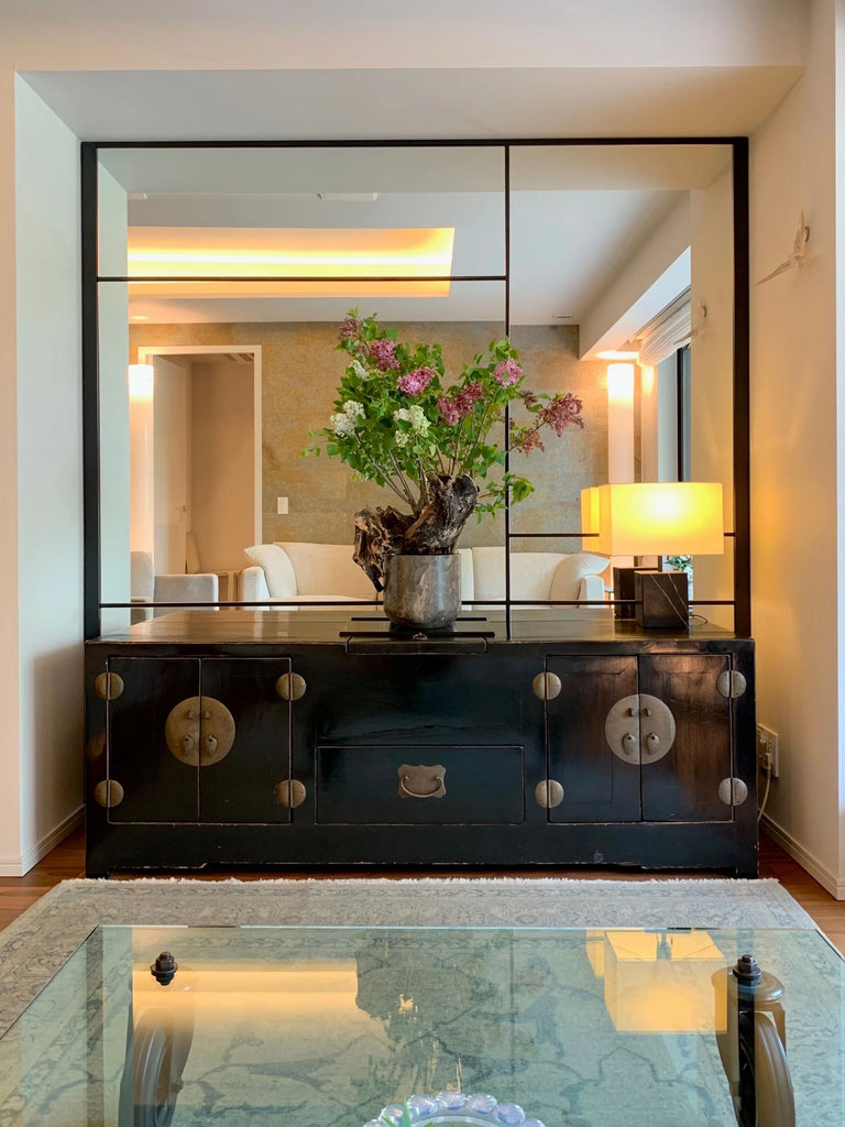 「大理石花入」<br>凛とした存在感を日常に