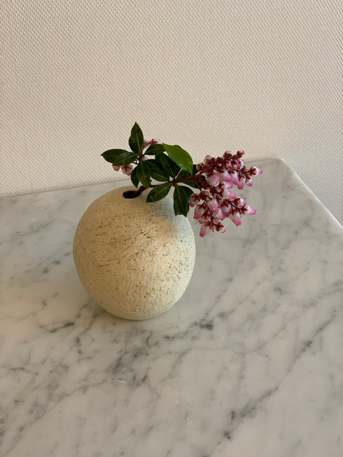 白壁 一輪挿し Mサイズ