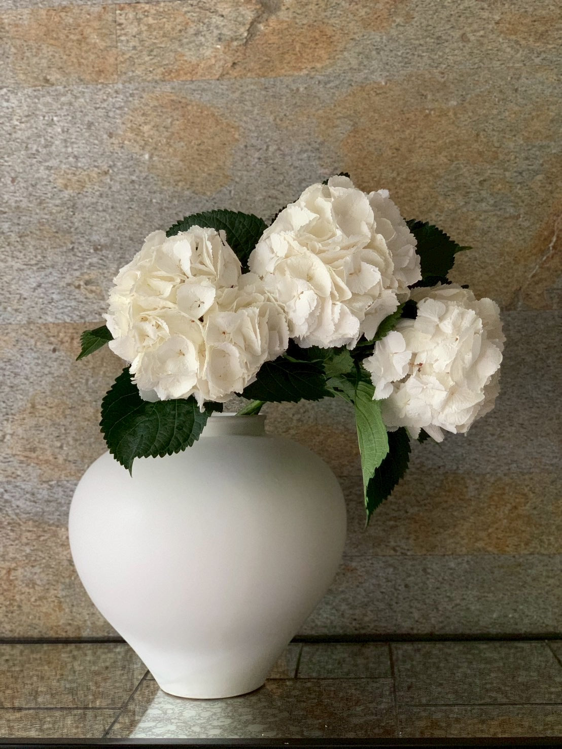 白磁 – KEICHIKU TARUMI Gallery Shop